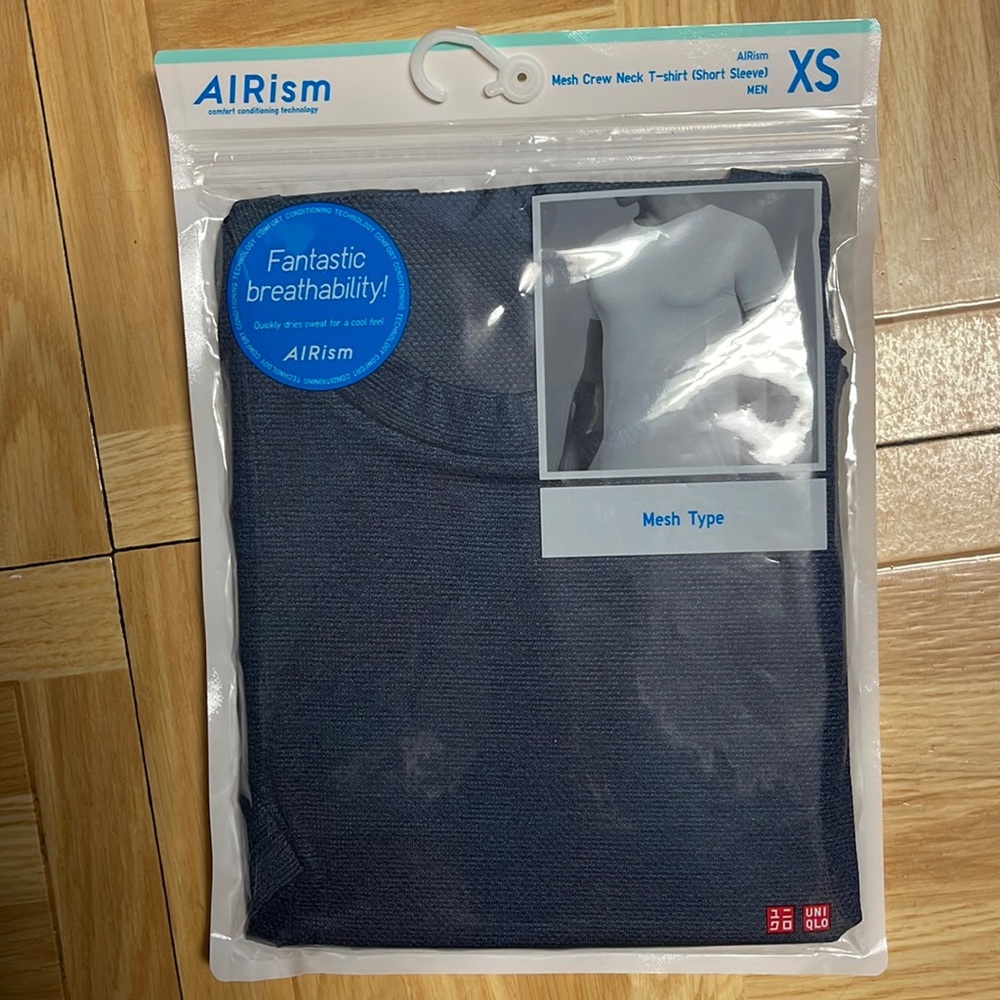 Uniqlo airism mesh crew neck t shirt